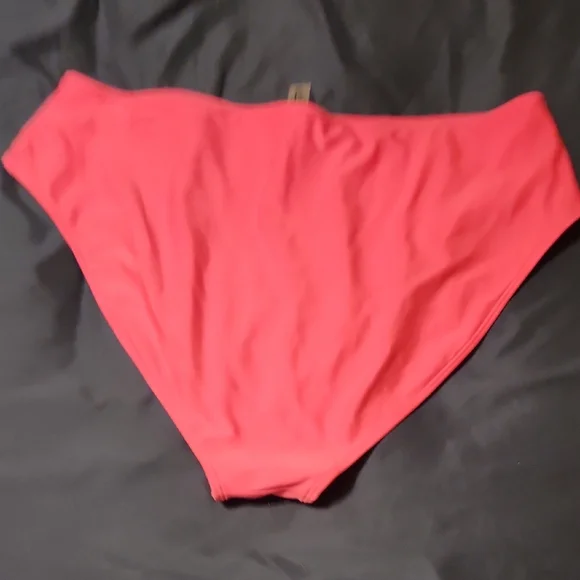 Colorful Ruffled Swimsuit Set - Picture 5 of 9